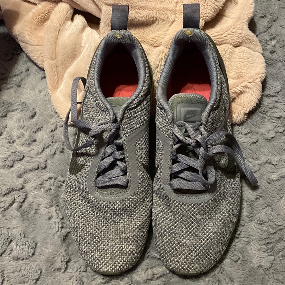 Nike grey sneakers Men size 9/women size 11